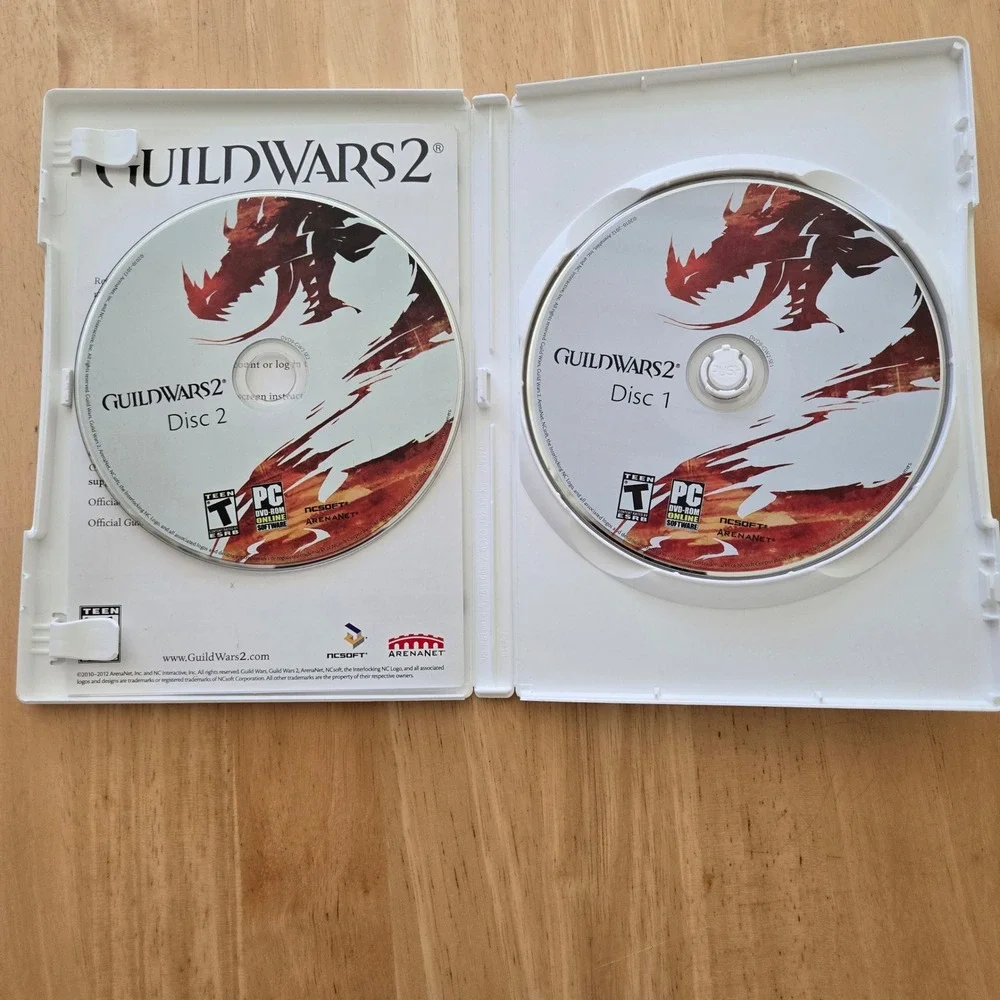 Guild Wars 2 PC DVD-ROM 2012 ArenaNet NCSoft MMORPG Physical Discs Slipcover